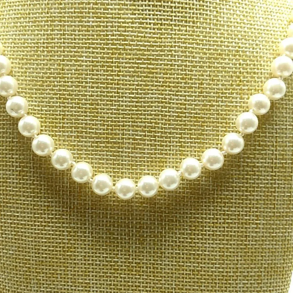 Single Strand Faux Pearl Bib Necklace 22
